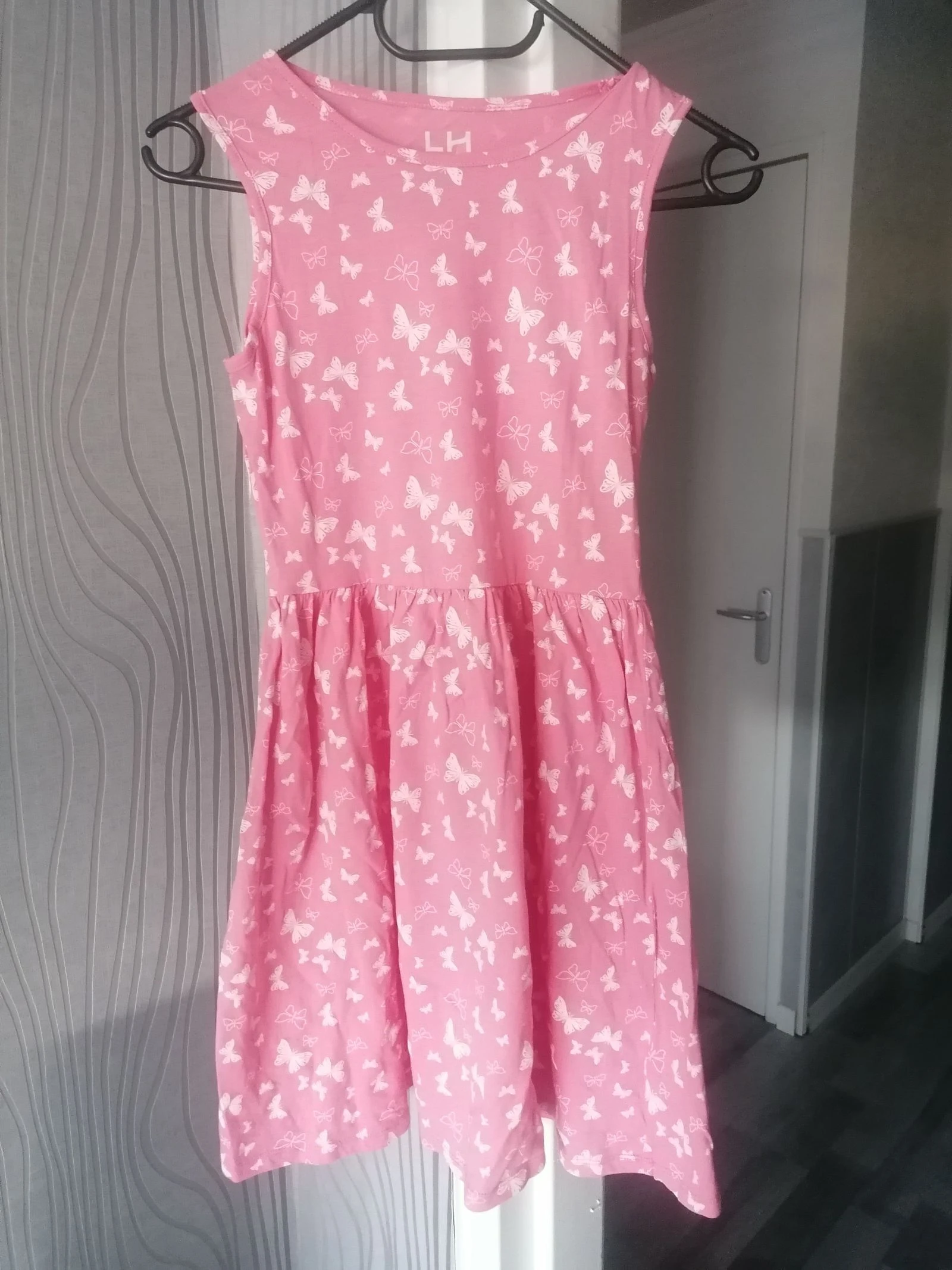 Robe papillon rose T 12 ans 👧🏻 